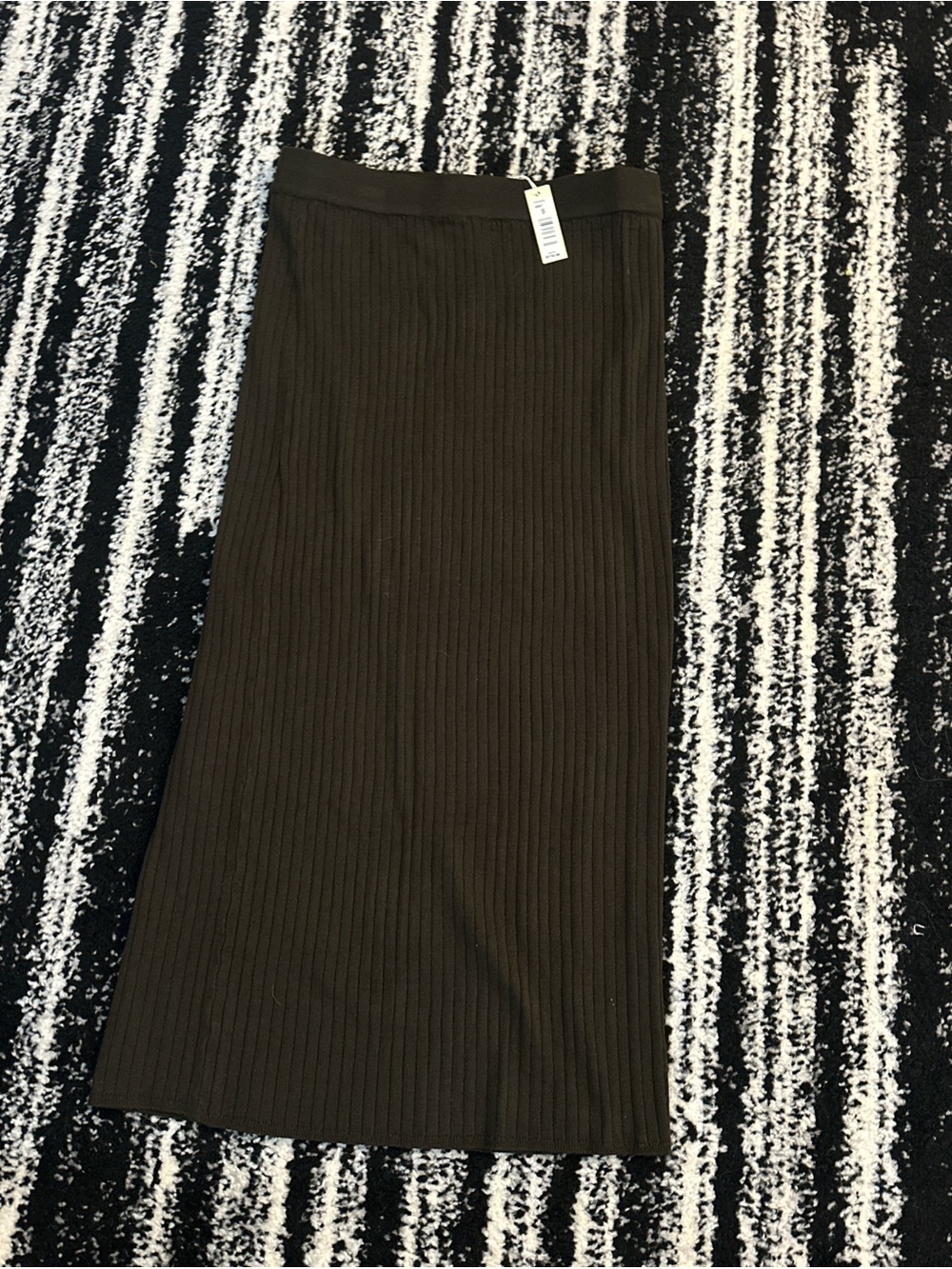 Max Studio Olive green Ribbed Knit Midi Skirt
